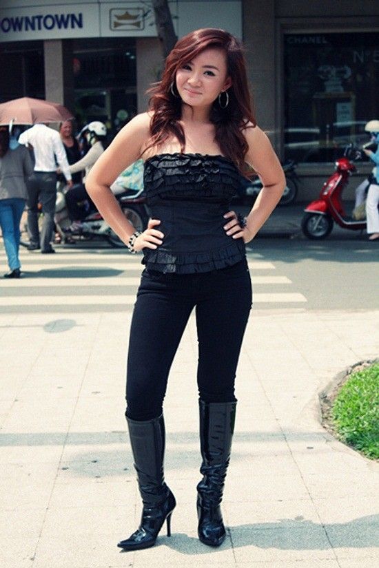 Về nước khi đó, Xuân Mai vừa tròn 14 tuổi nhưng “bé” trông phổng phao, già dặn như một phụ nữ đã trưởng thành.