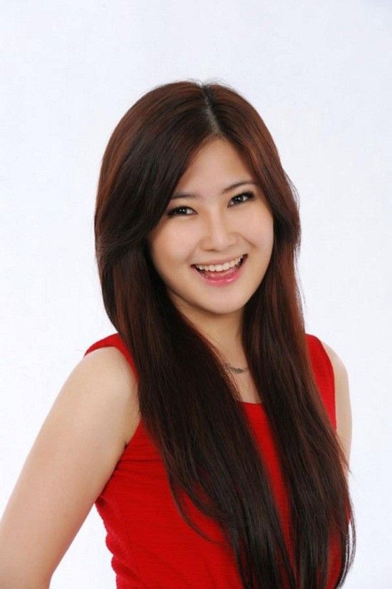 Hương Tràm gây thất vọng với gương mặt già trước tuổi.