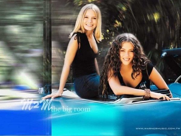 Những cô gái M2M của ca khúc bất hủ: Pretty Boy - liệu các bạn còn nhớ?