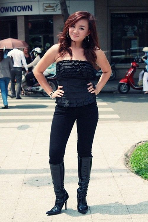 Về nước khi đó, Xuân Mai vừa tròn 14 tuổi nhưng “bé” trông phổng phao, già dặn như một phụ nữ đã trưởng thành.