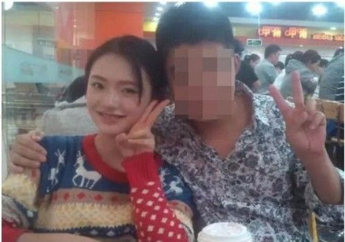 Vẻ đẹp thời đi học cho thấy Lâm Duẫn khi đó không quá nổi bật.