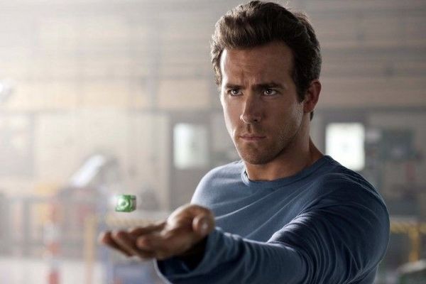 Mặc dù đẹp trai nhưng vai Green Lantern của Ryan vẫn không thể chấp nhận được với các fan.