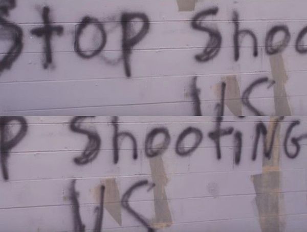 Câu khẩu hiệu: "Stop shooting us (Hãy ngừng bắn chúng tôi)"