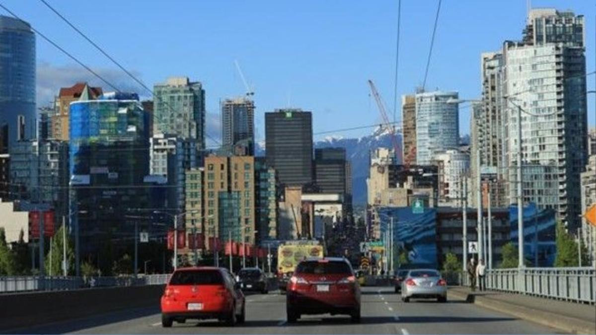 Đường phố không tiếng còi tại Vancouver. Ảnh: Bruce Bennett/Getty