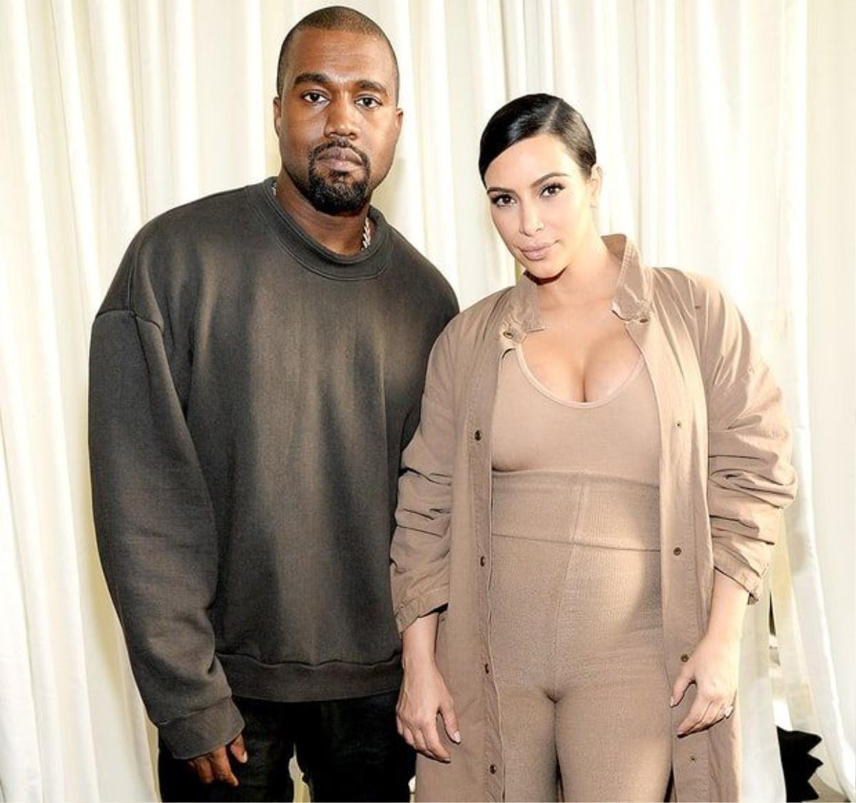 Vợ chồng Kim Kardashian = Kanye West.